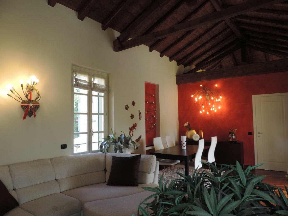 Feeling At Home - Varese Apartment ภายนอก รูปภาพ