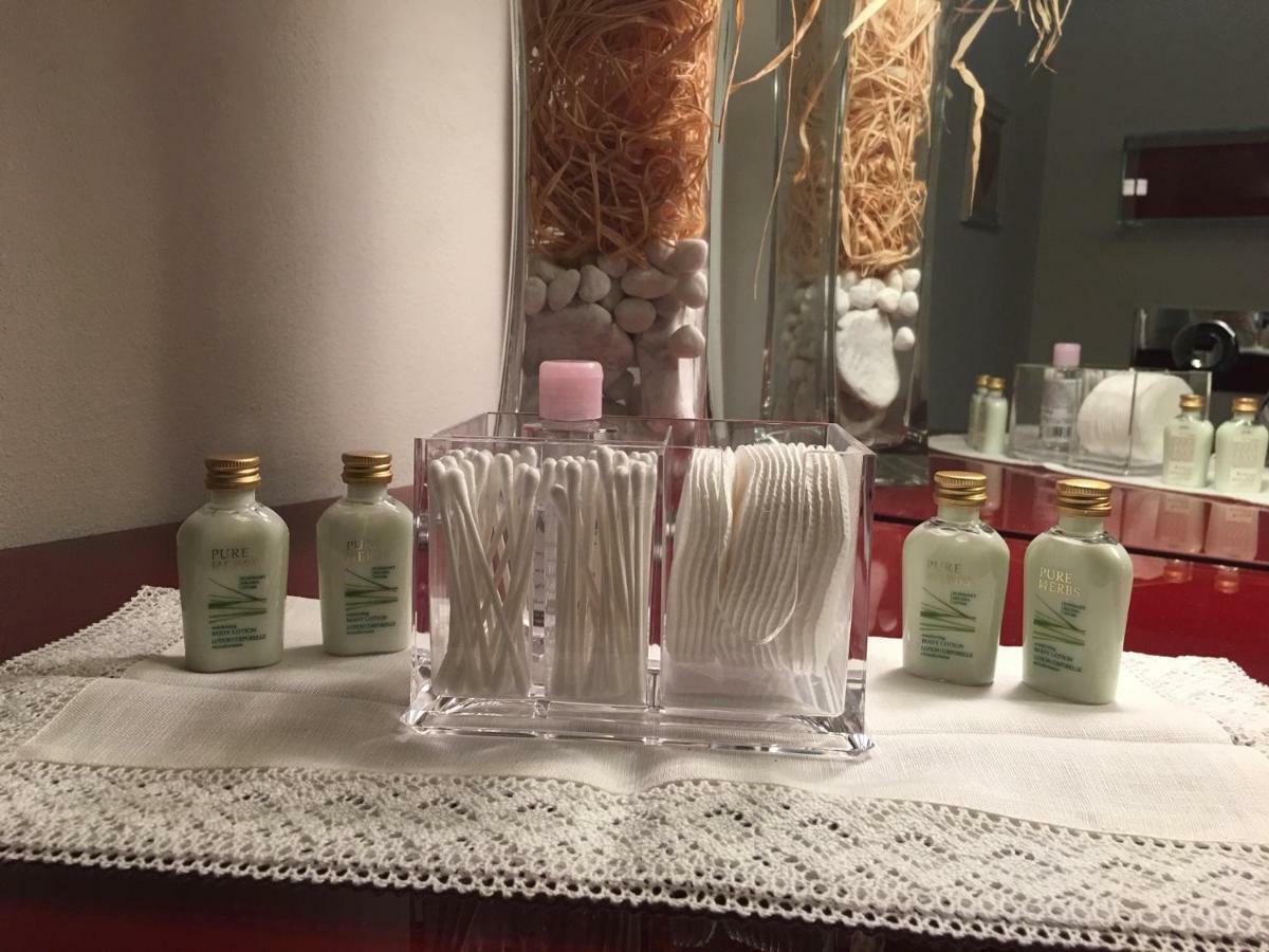 Feeling At Home - Varese Apartment ภายนอก รูปภาพ