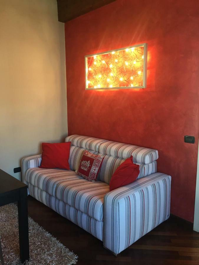 Feeling At Home - Varese Apartment ภายนอก รูปภาพ