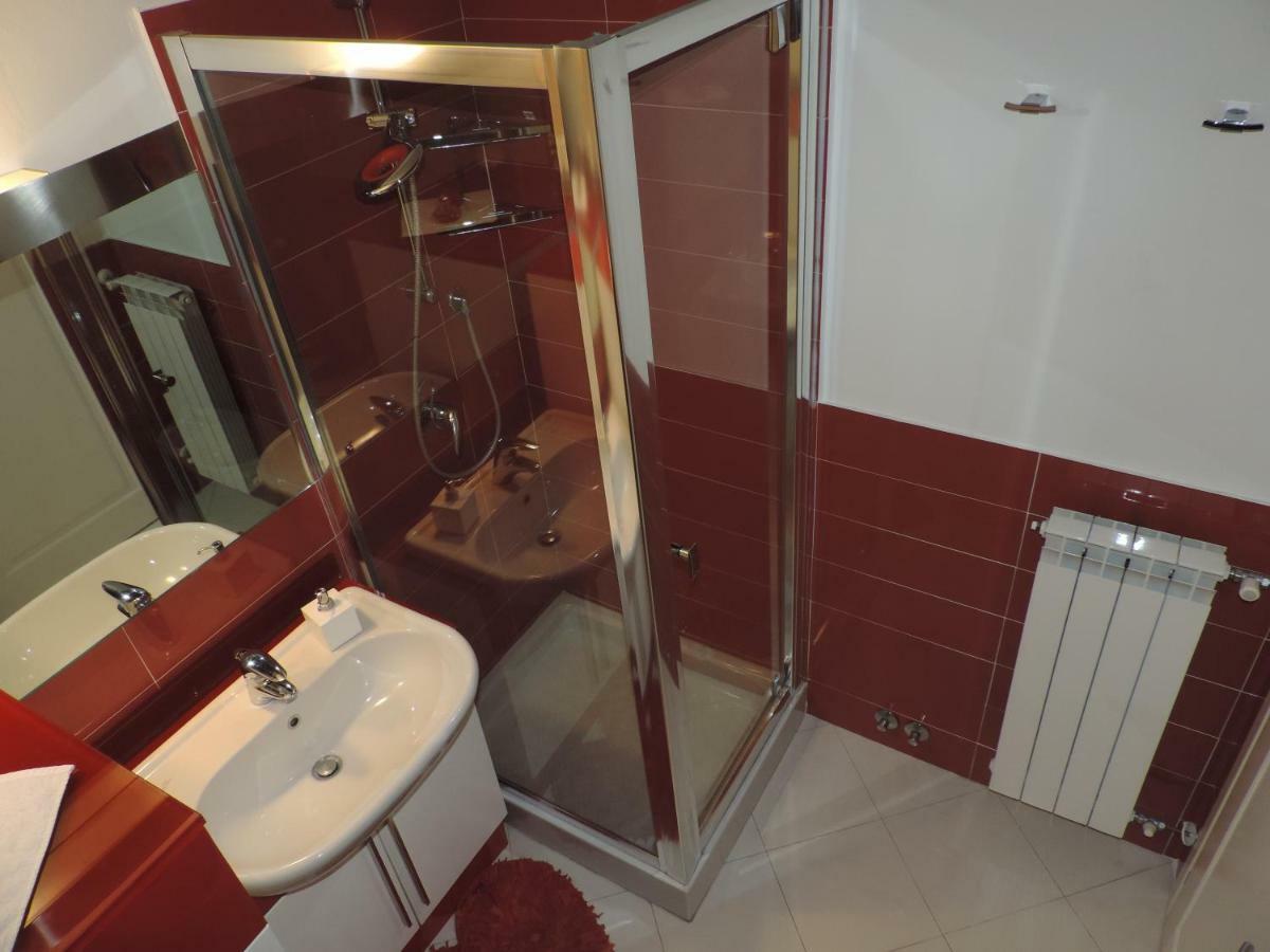 Feeling At Home - Varese Apartment ภายนอก รูปภาพ