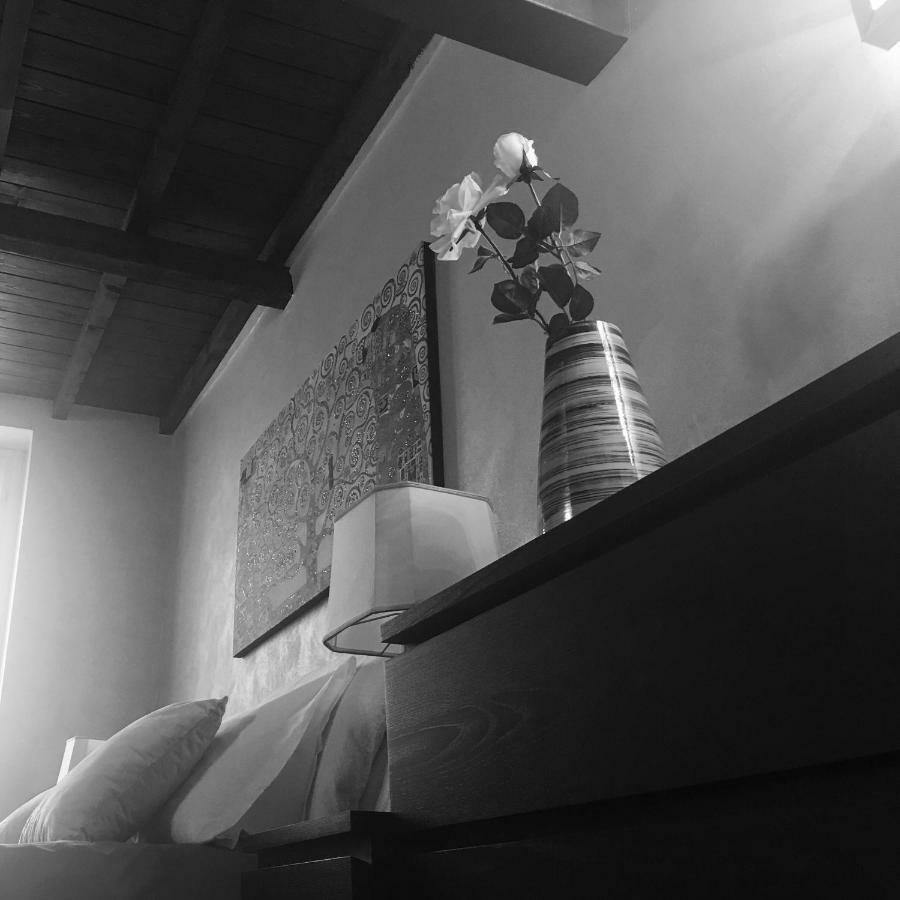Feeling At Home - Varese Apartment ภายนอก รูปภาพ