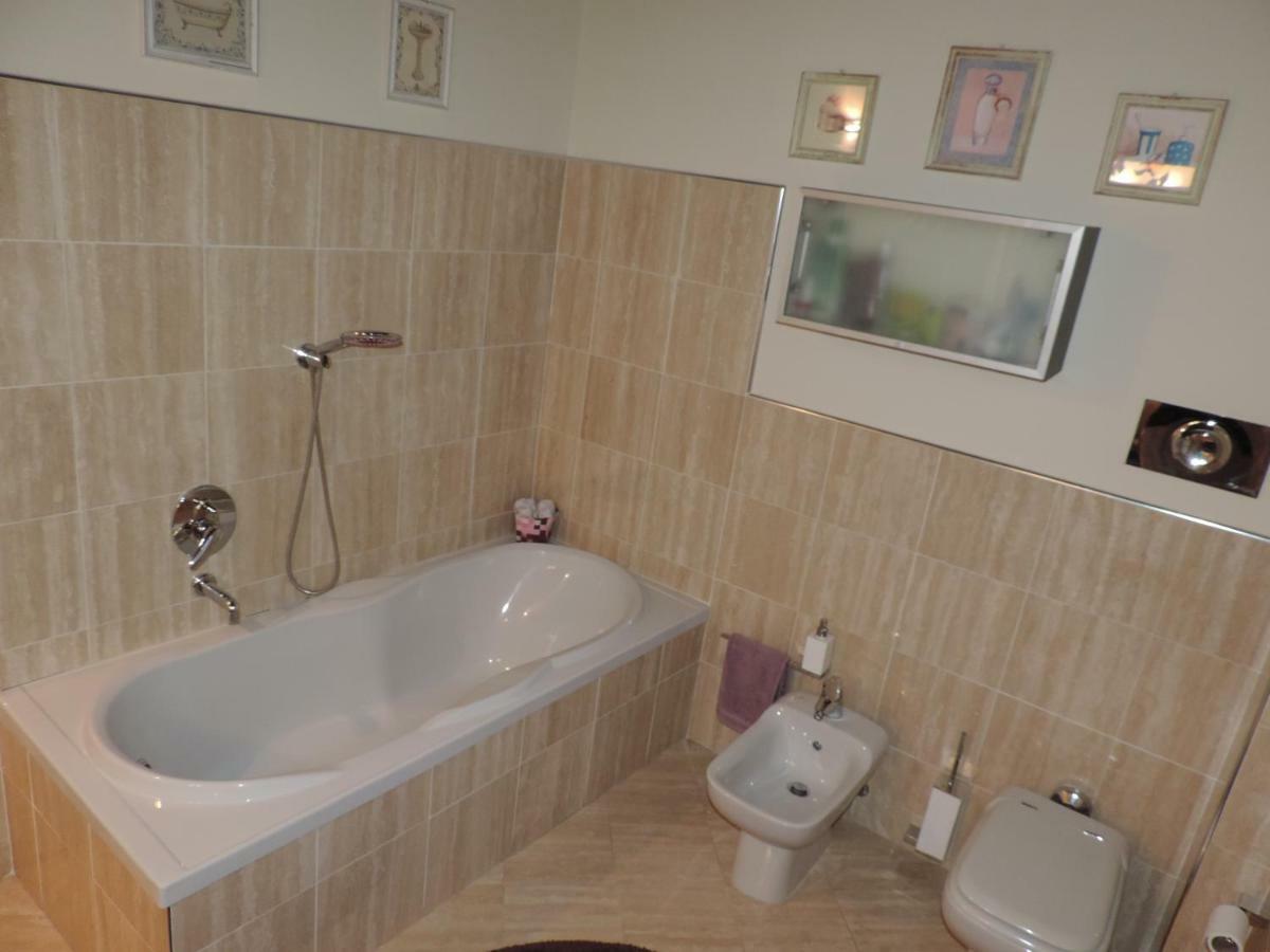 Feeling At Home - Varese Apartment ภายนอก รูปภาพ